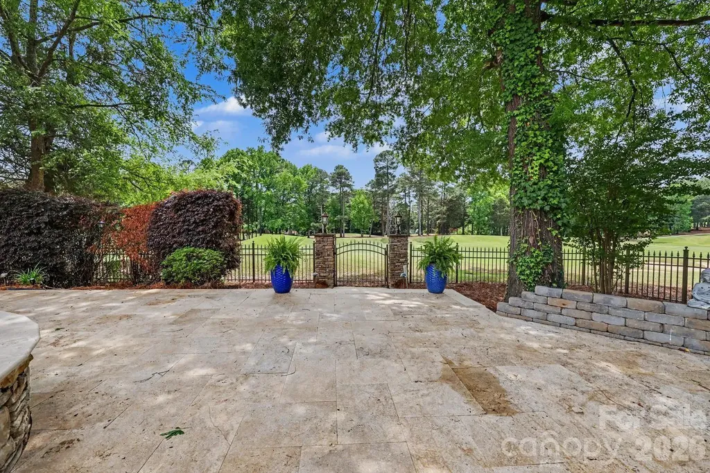 10615 Lederer Avenue Charlotte NC 28277