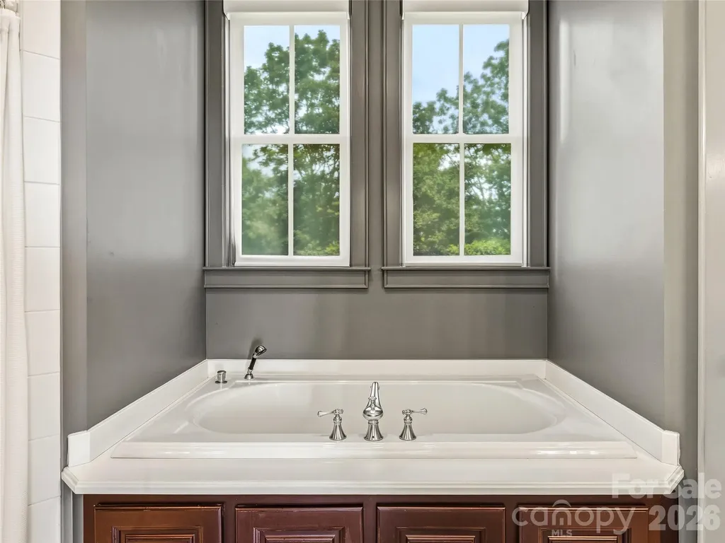 21 Ebby Ridge Fairview NC 28730