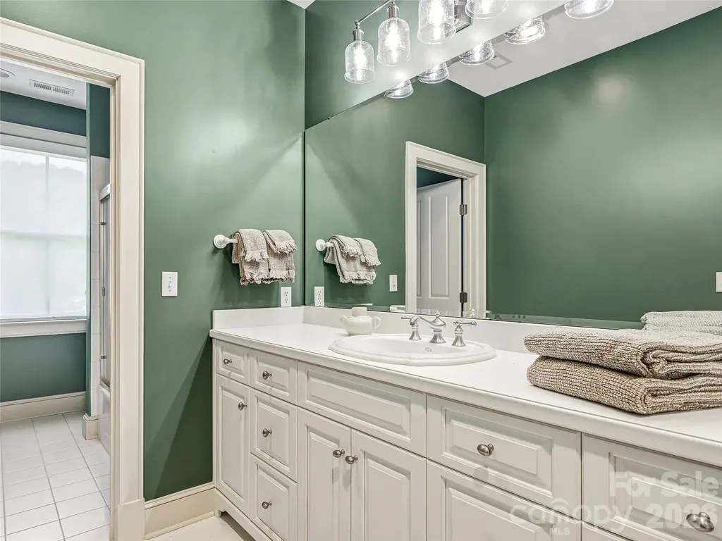 21 Ebby Ridge Fairview NC 28730