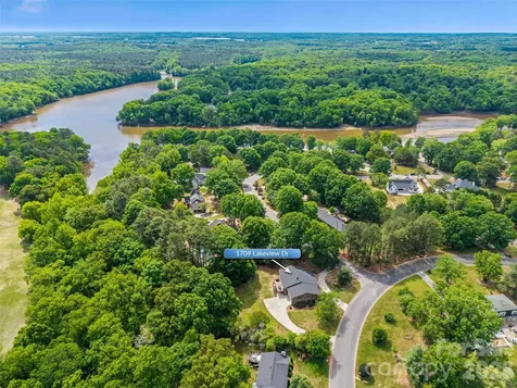 1709 Lakeview Drive Monroe NC 28112