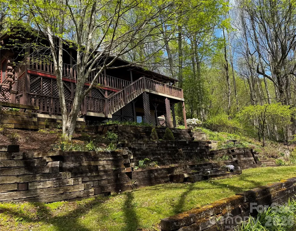 1618 Walnut Creek Road Waynesville NC 28786
