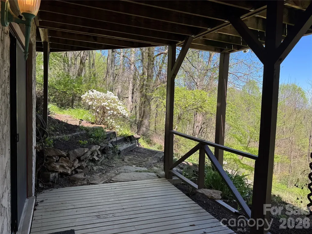 1618 Walnut Creek Road Waynesville NC 28786