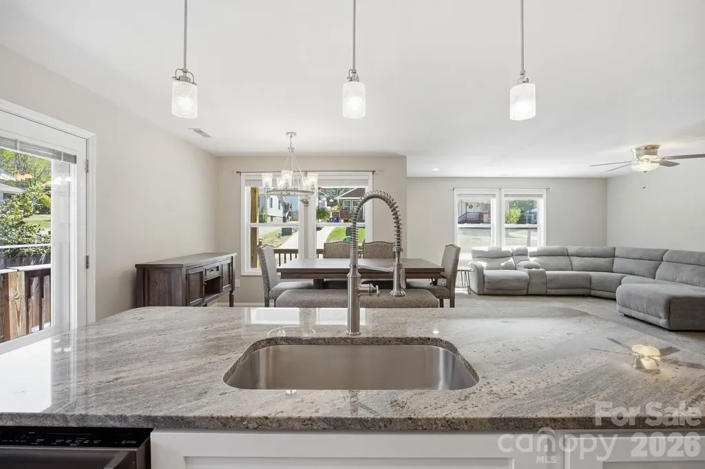 9 Half Moon Drive Swannanoa NC 28778