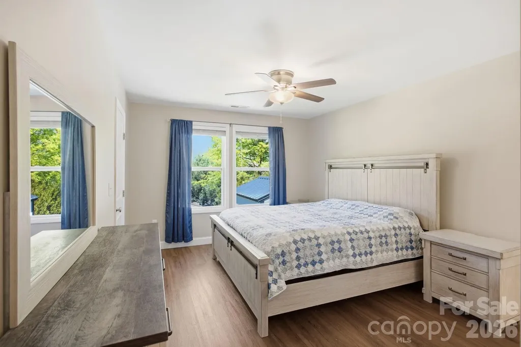 9 Half Moon Drive Swannanoa NC 28778