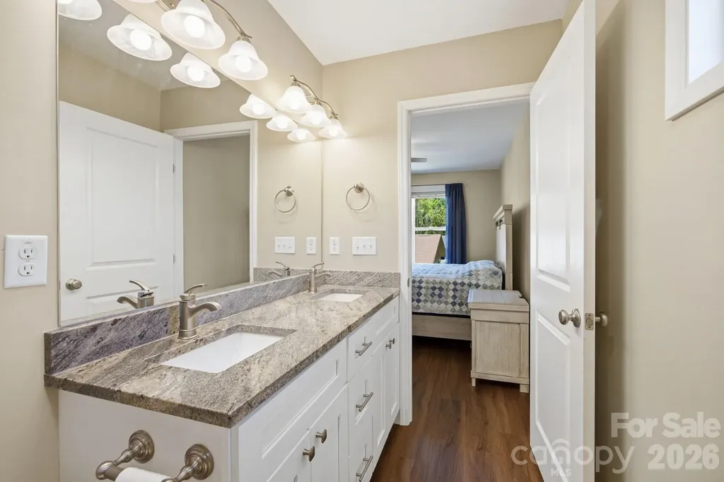 9 Half Moon Drive Swannanoa NC 28778
