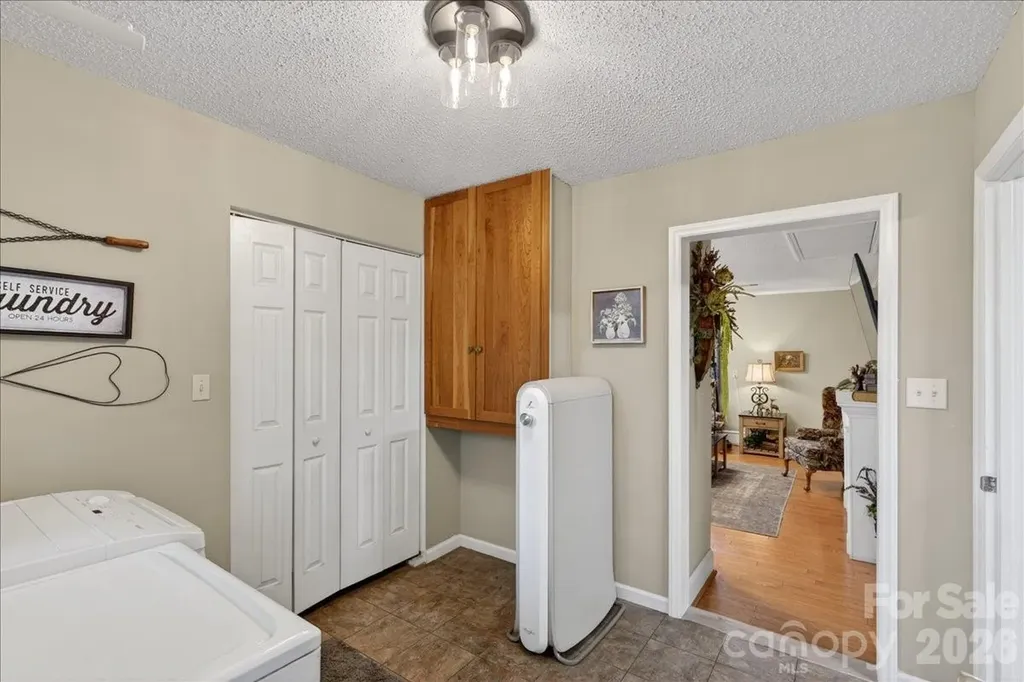 7142 Little Mountain Road Sherrills Ford NC 28673