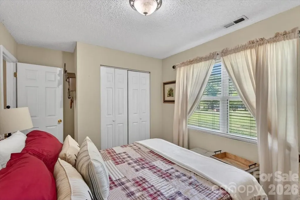 7142 Little Mountain Road Sherrills Ford NC 28673