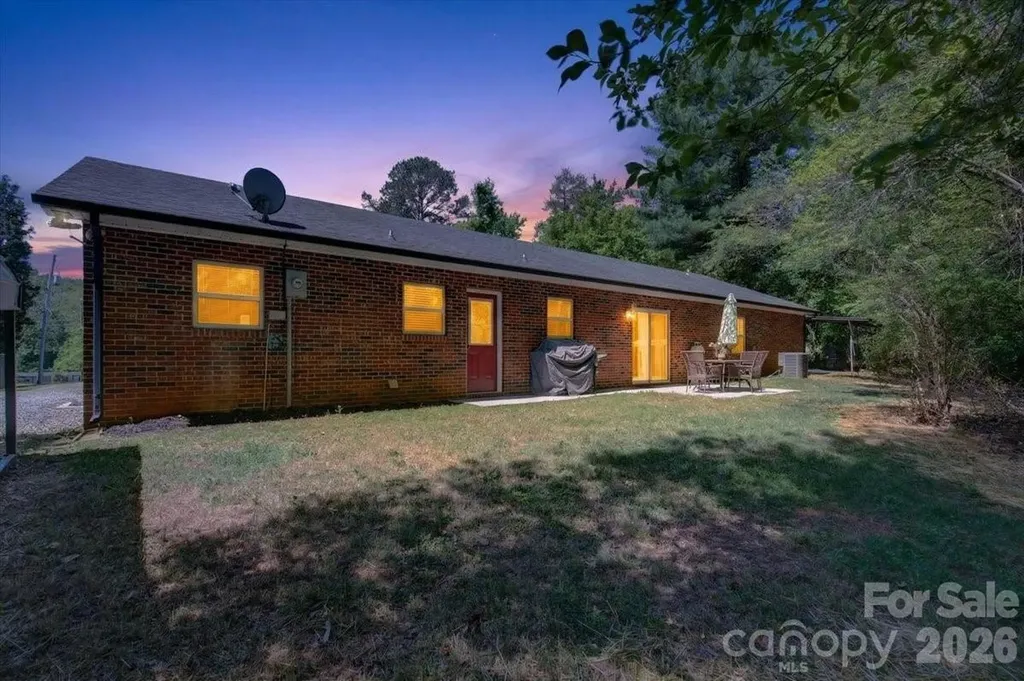 7142 Little Mountain Road Sherrills Ford NC 28673