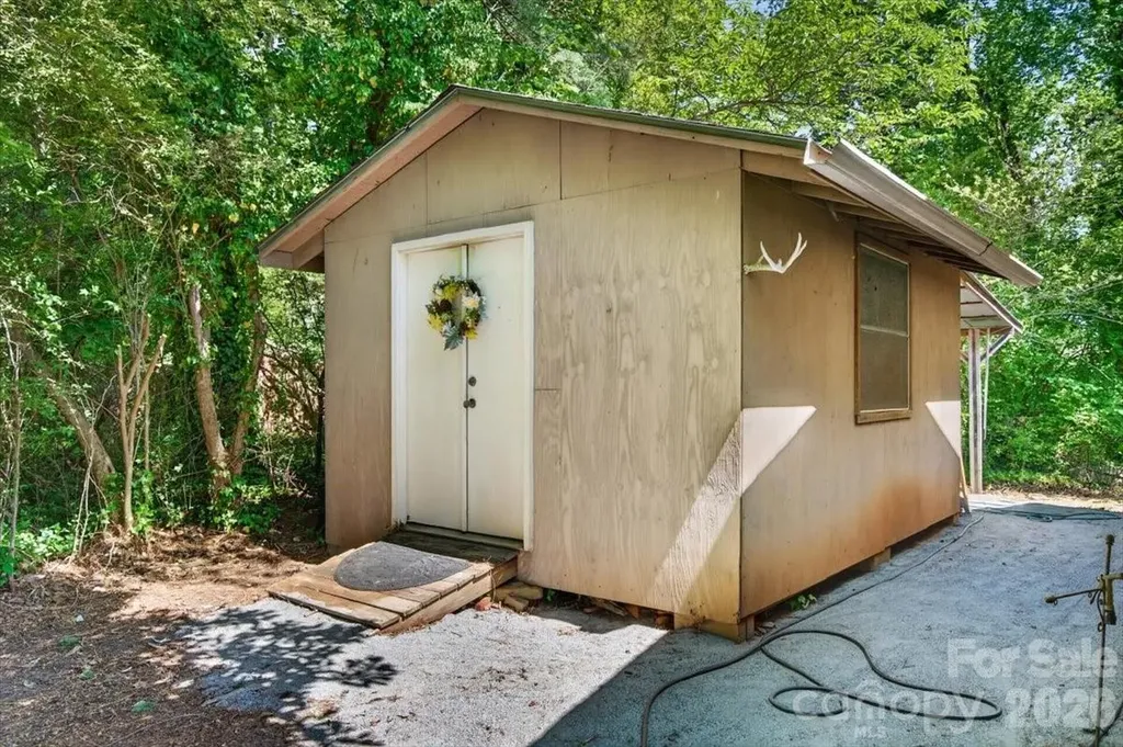 7142 Little Mountain Road Sherrills Ford NC 28673