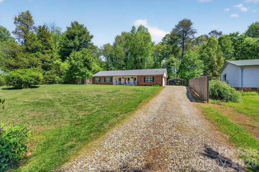7142 Little Mountain Road Sherrills Ford NC 28673