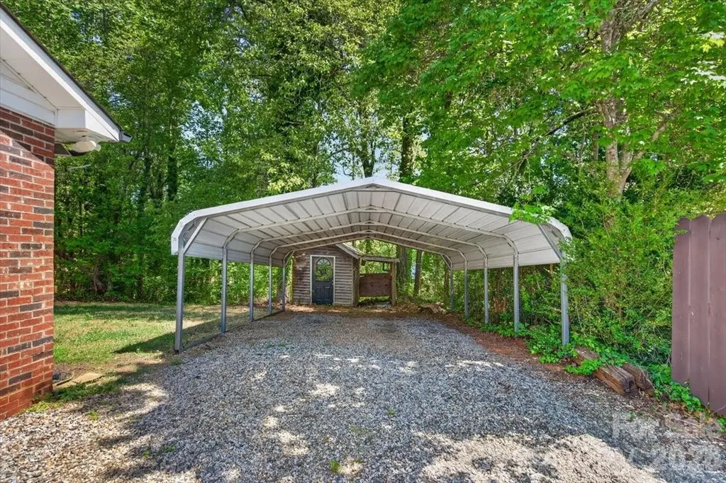 7142 Little Mountain Road Sherrills Ford NC 28673