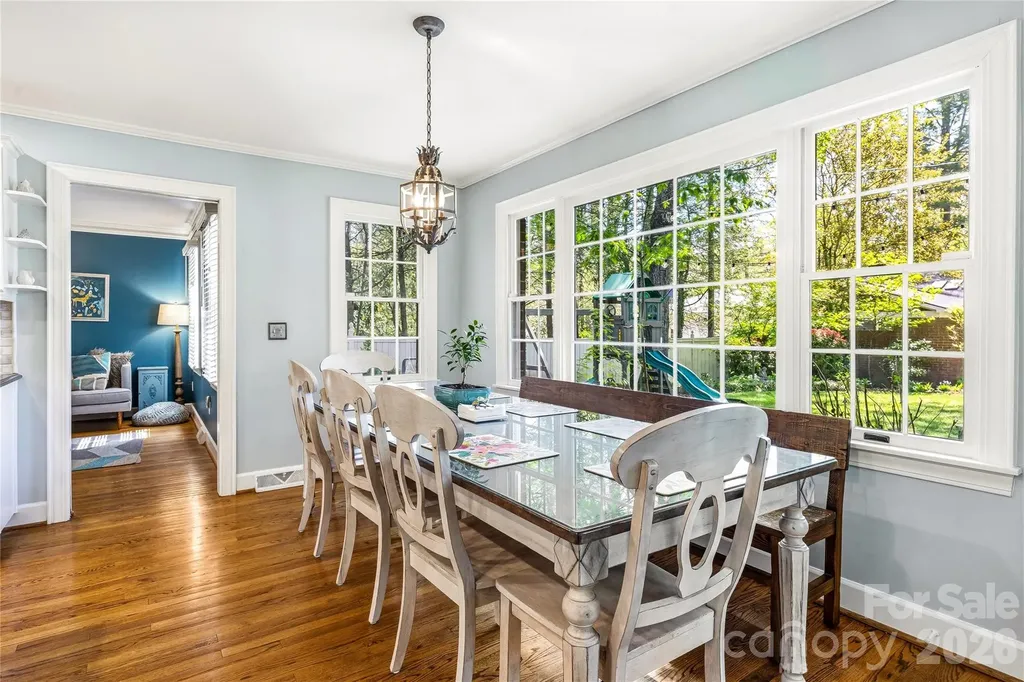 1218 Everette Place Hendersonville NC 28791