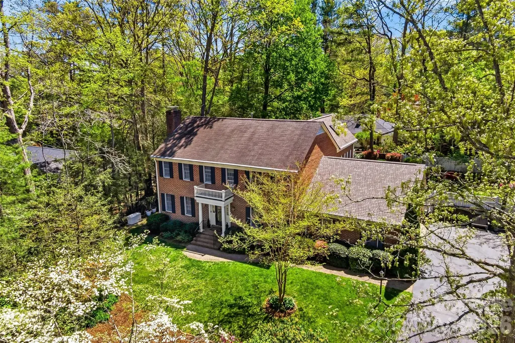 1218 Everette Place Hendersonville NC 28791