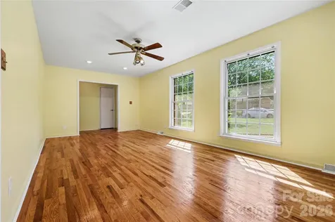 3220 Wiseman Drive Charlotte NC 28227