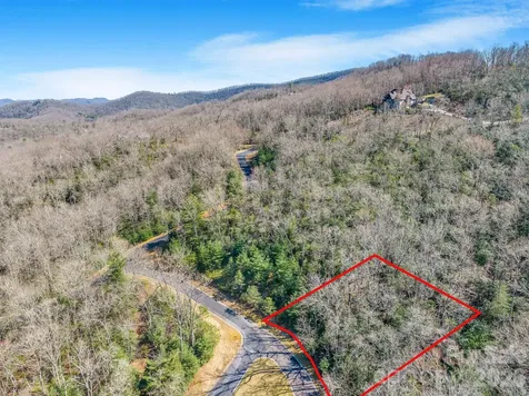 116 May Fly Lane Horse Shoe NC 28742