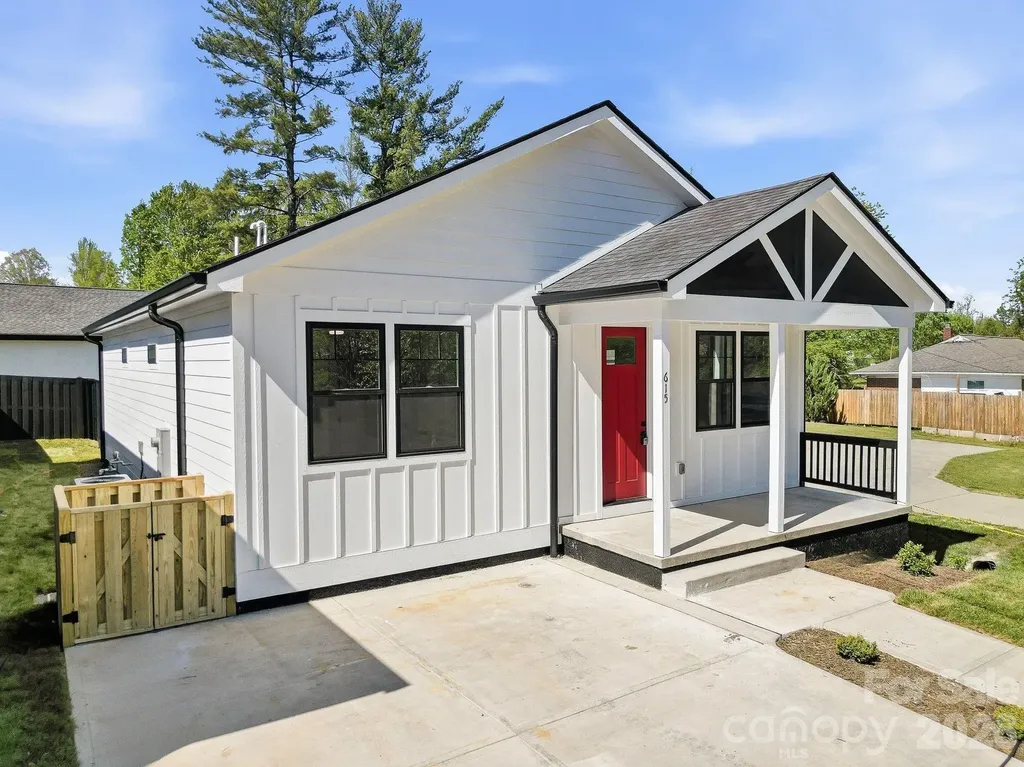615 W Allen Street Hendersonville NC 28739