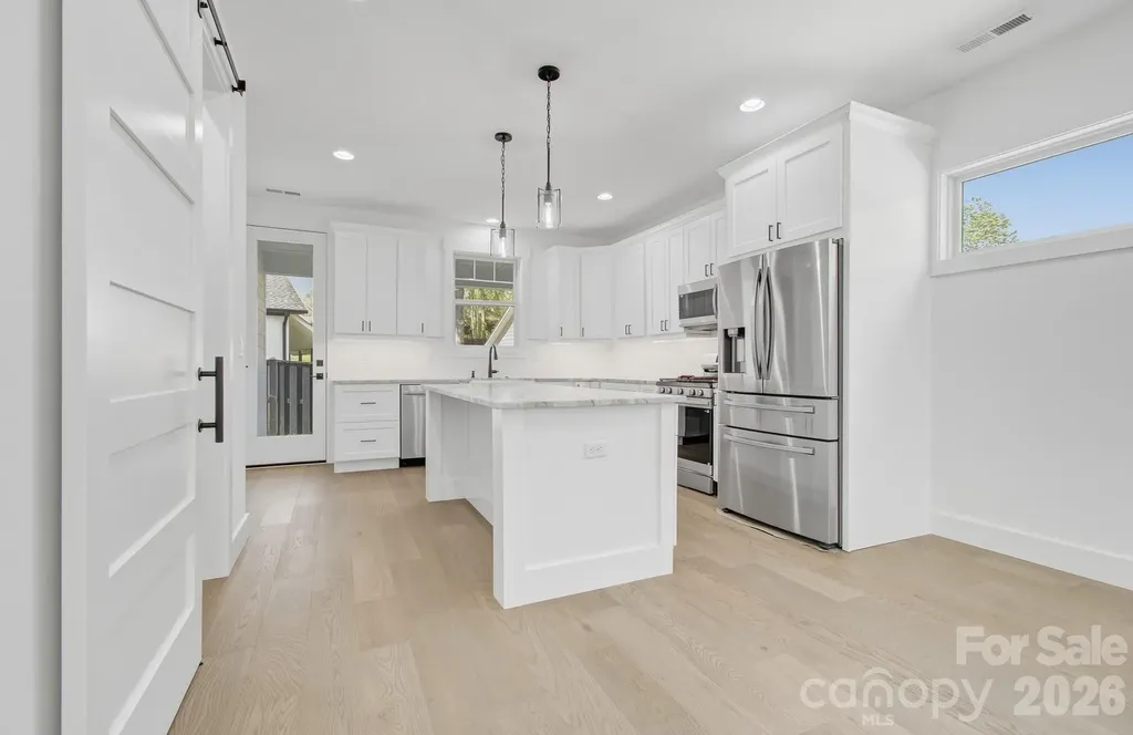615 W Allen Street Hendersonville NC 28739