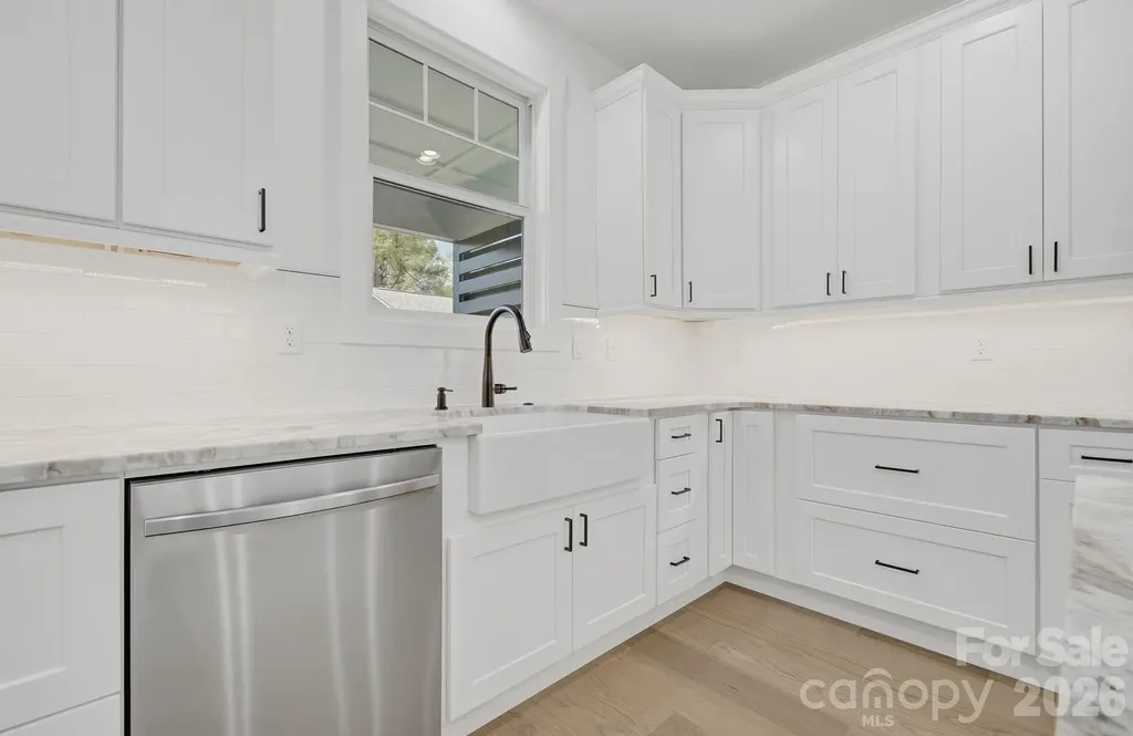 615 W Allen Street Hendersonville NC 28739