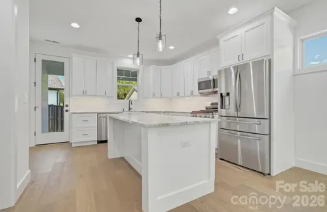 615 W Allen Street Hendersonville NC 28739