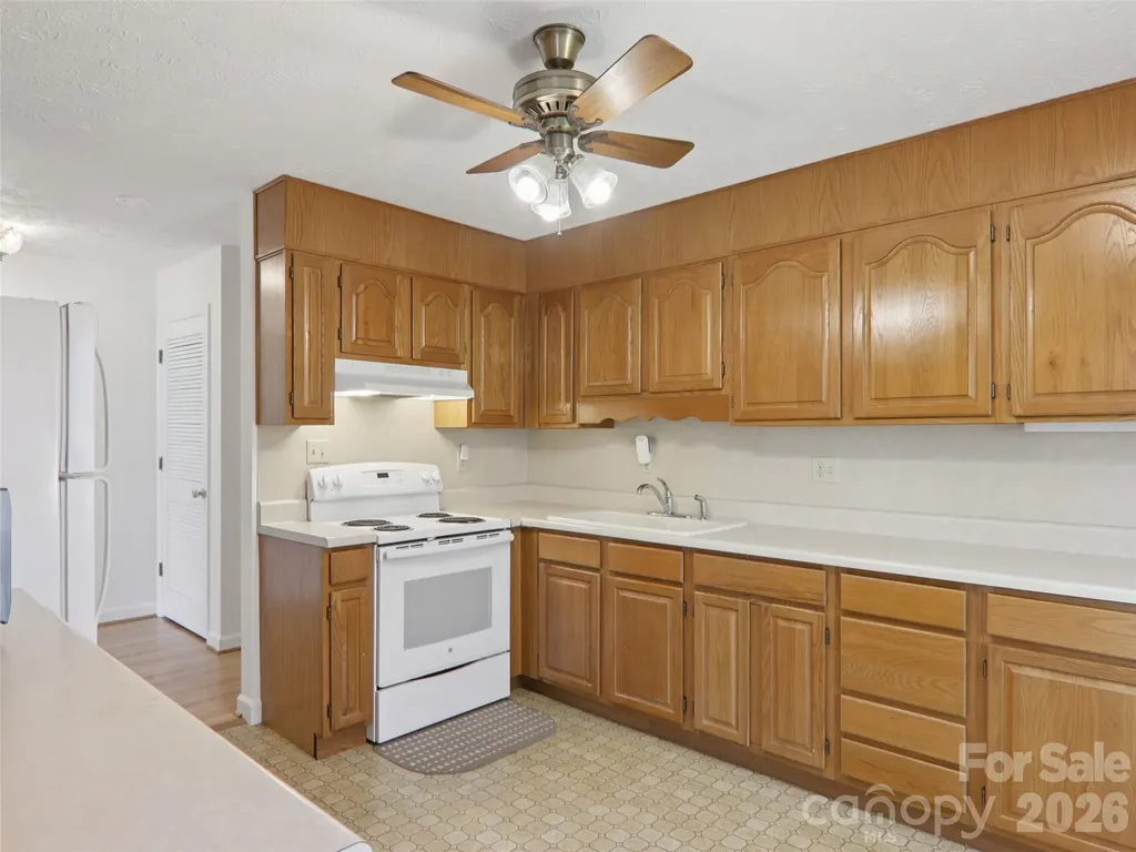 927 Ladson Road Mills River NC 28759