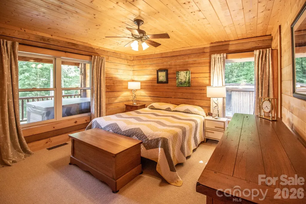 2811 Poplar Creek Road Green Mountain NC 28740