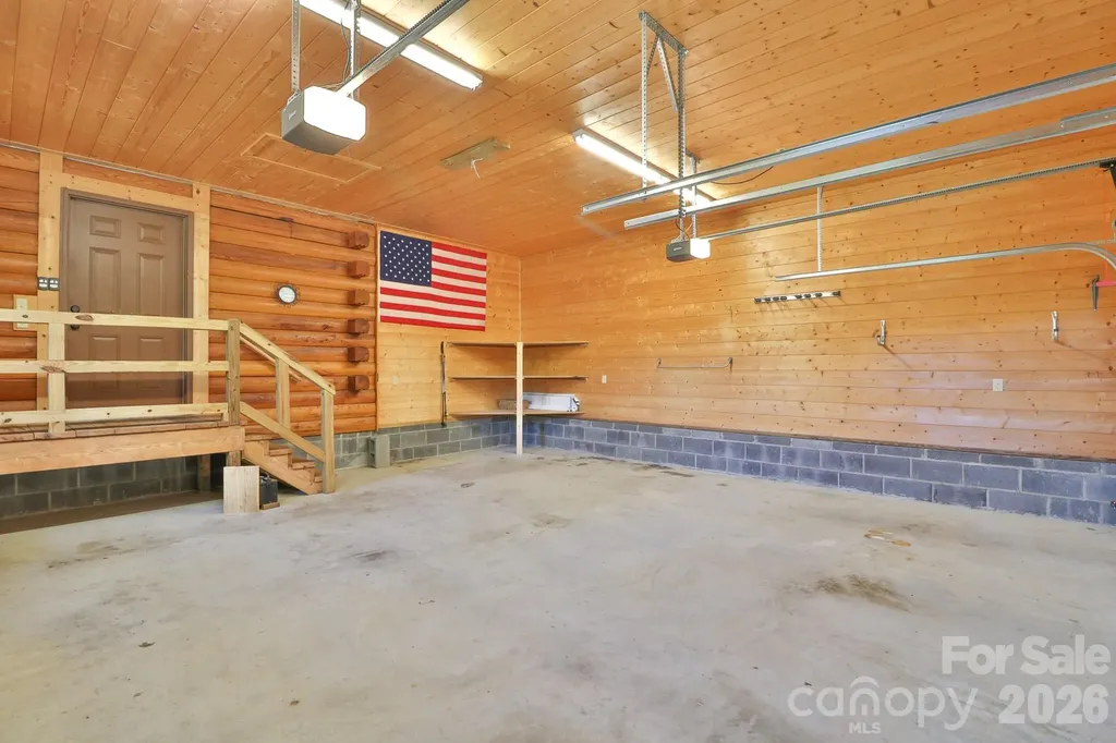 2811 Poplar Creek Road Green Mountain NC 28740