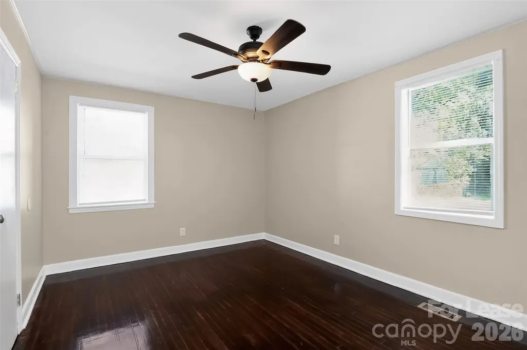 1011 Lomond Avenue Charlotte NC 28206