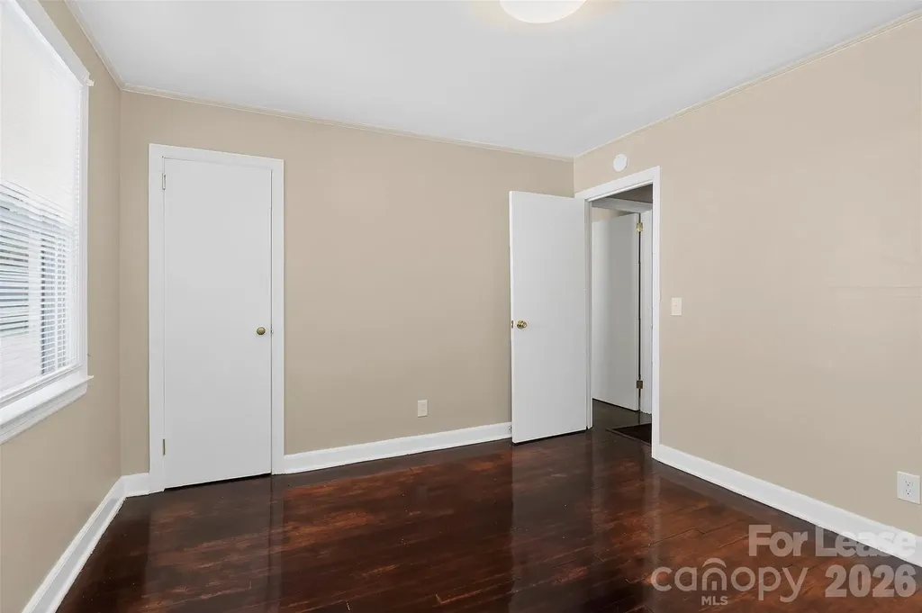 1011 Lomond Avenue Charlotte NC 28206