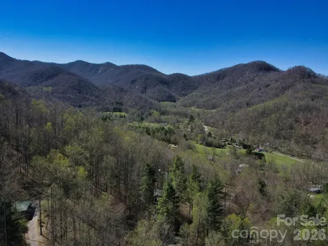 307 Dancing Leaf Lane Bakersville NC 28705