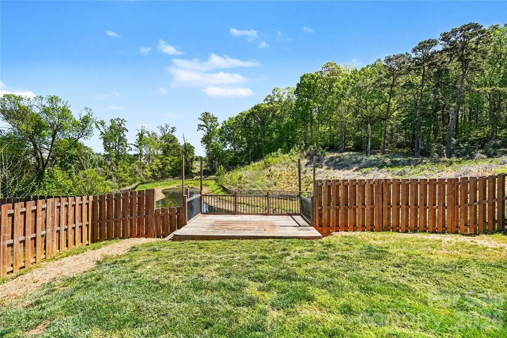 5048 Thomasville Drive Belmont NC 28012