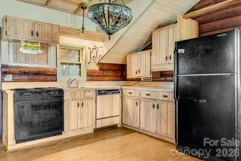 770 Echo Hill Drive Green Mountain NC 28704