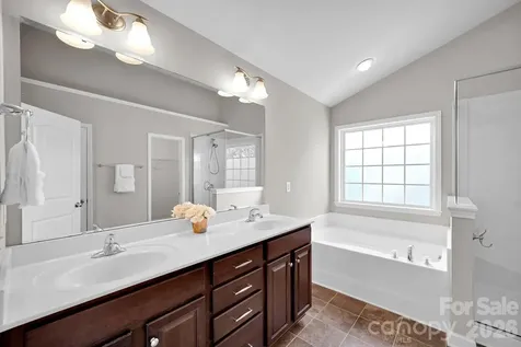 5072 Gladiola Way Tega Cay SC 29708