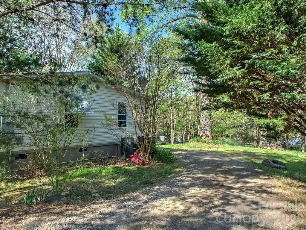 11 Rector Road Weaverville NC 28787