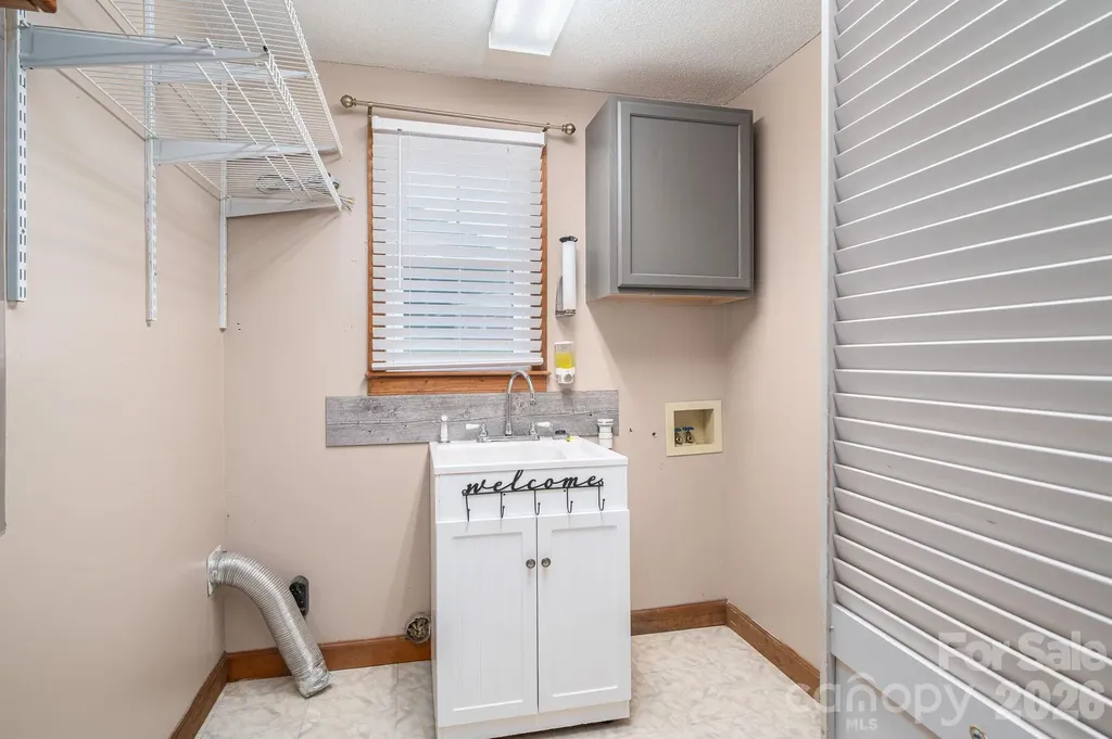 5519 Dallas High Shoals Highway Dallas NC 28034