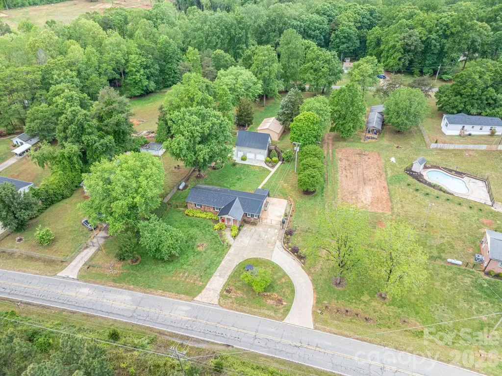 5519 Dallas High Shoals Highway Dallas NC 28034