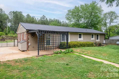5519 Dallas High Shoals Highway Dallas NC 28034