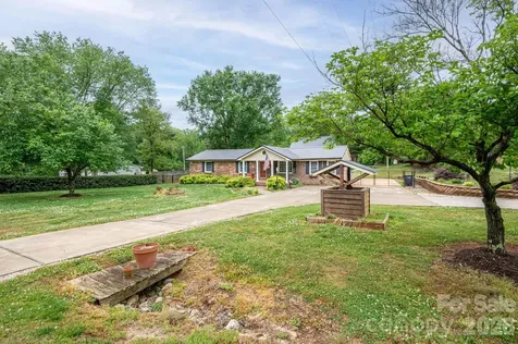5519 Dallas High Shoals Highway Dallas NC 28034
