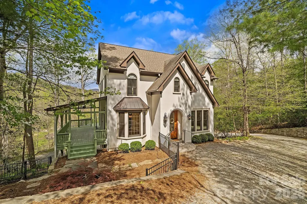 22 Lone Coyote Ridge Fletcher NC 28732