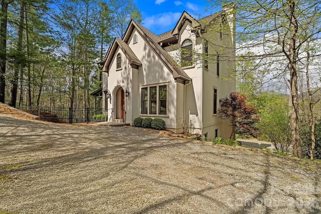 22 Lone Coyote Ridge Fletcher NC 28732