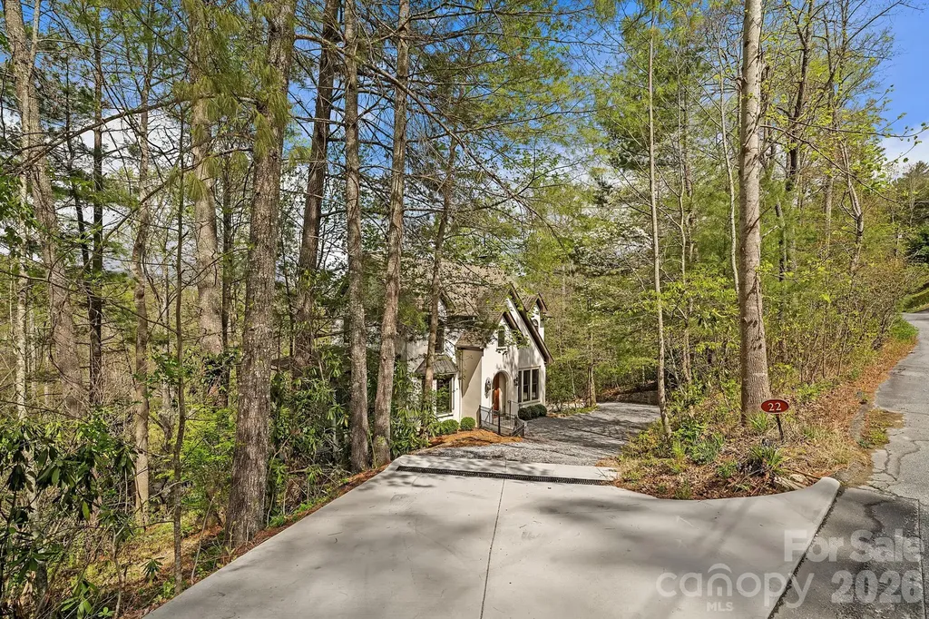 22 Lone Coyote Ridge Fletcher NC 28732