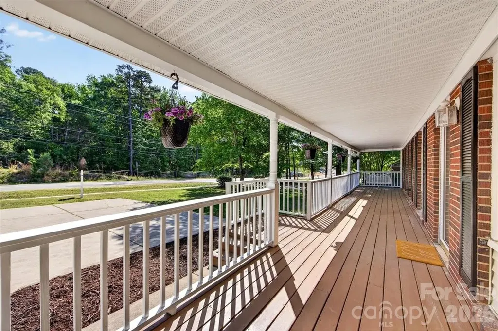 900 E John Street Matthews NC 28105