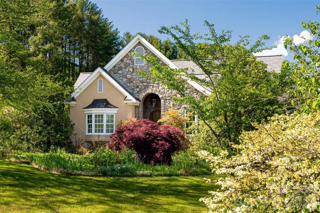 7 Ashley Road Asheville NC 28805