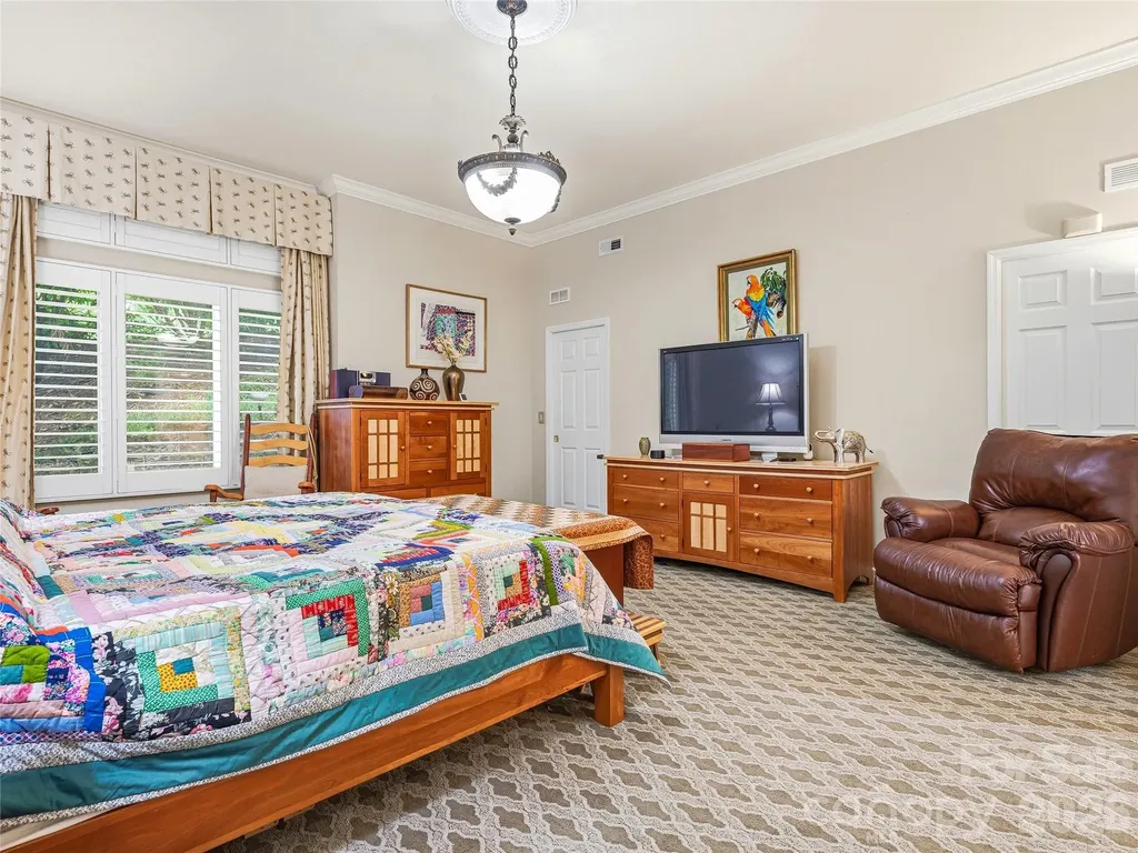 30 Dover Street Asheville NC 28804