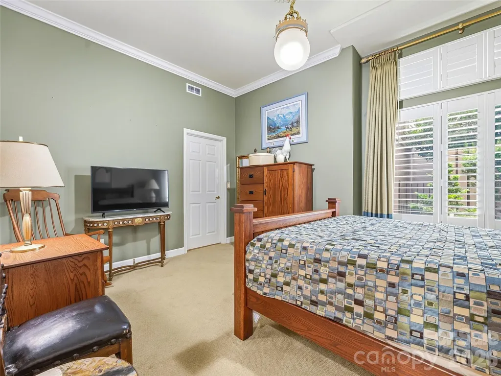 30 Dover Street Asheville NC 28804