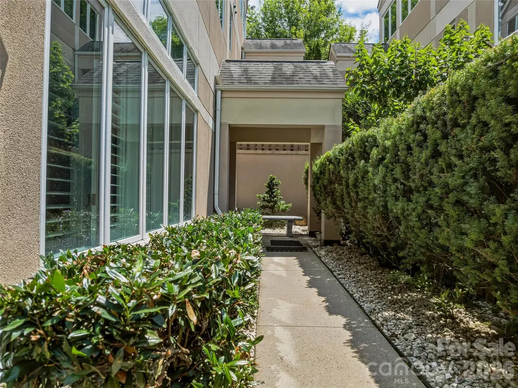 30 Dover Street Asheville NC 28804