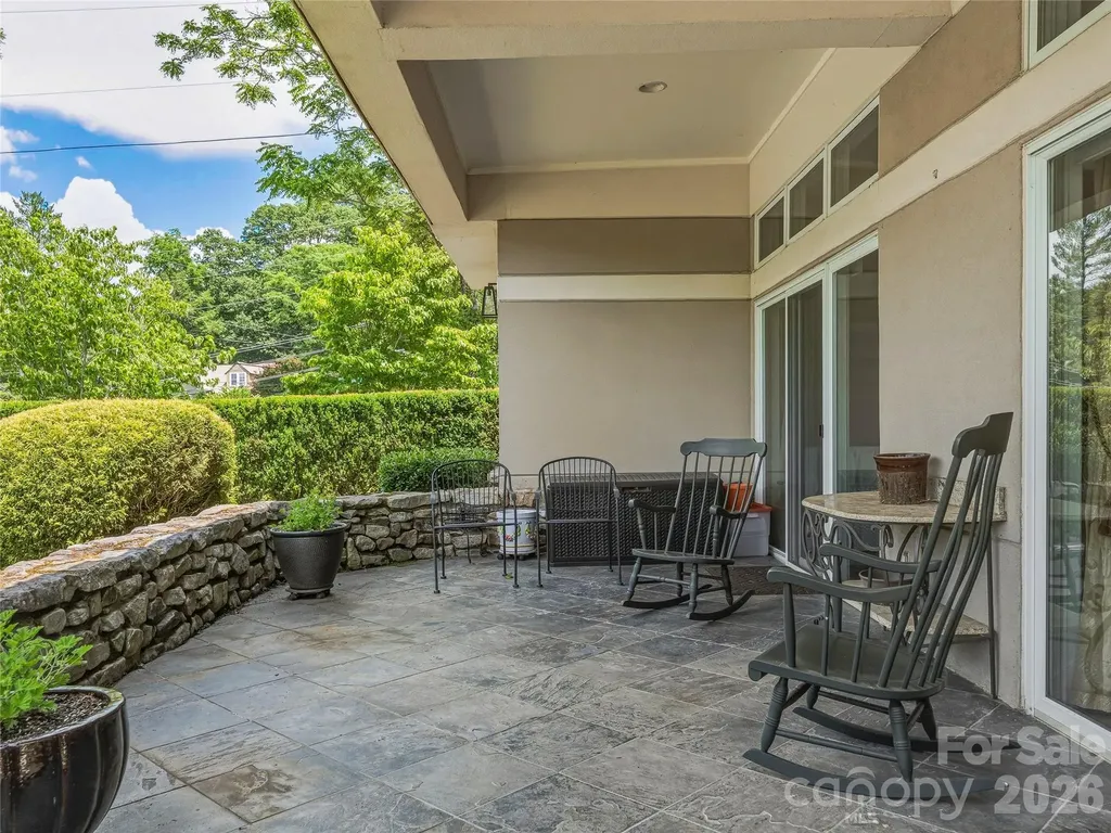 30 Dover Street Asheville NC 28804