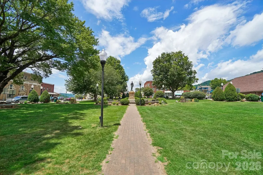 32 South View Drive Burnsville NC 28714
