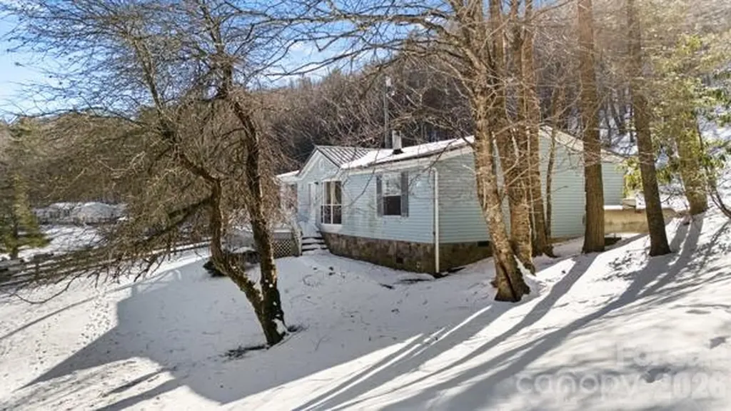 111 Oxford Lane Blowing Rock NC 28605