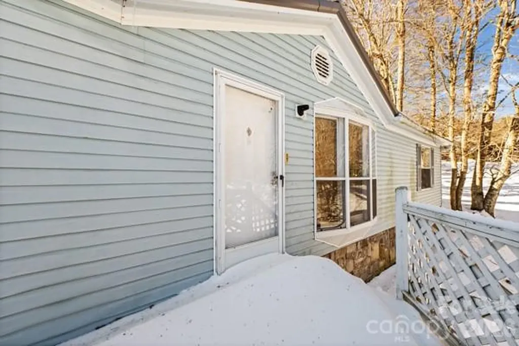111 Oxford Lane Blowing Rock NC 28605