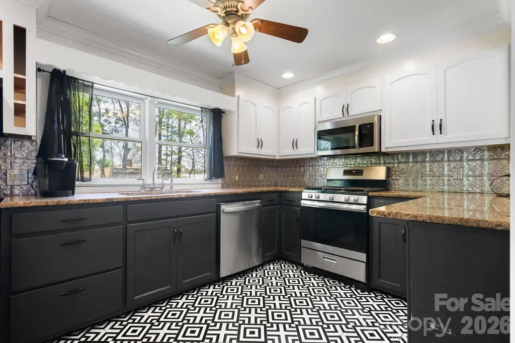 715 Main Street Hudson NC 28638